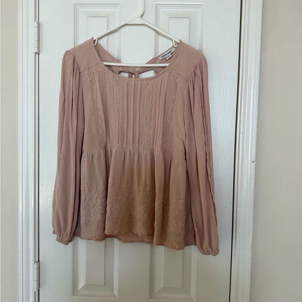 Pale pink top